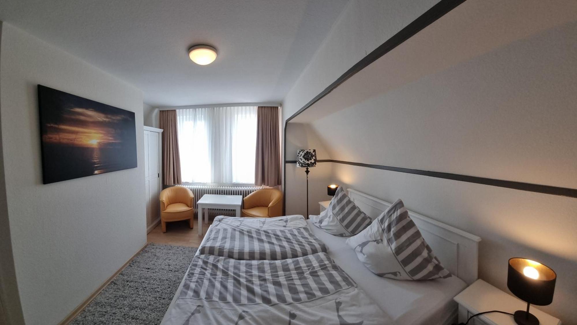 Hotel-Cafe-Lindow Wenningstedt-Braderup Екстериор снимка