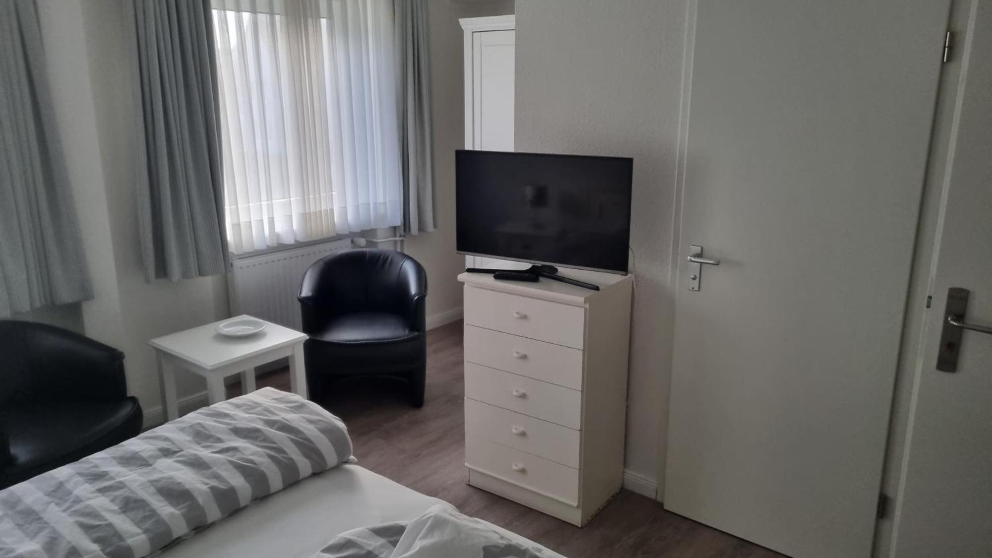 Hotel-Cafe-Lindow Wenningstedt-Braderup Екстериор снимка
