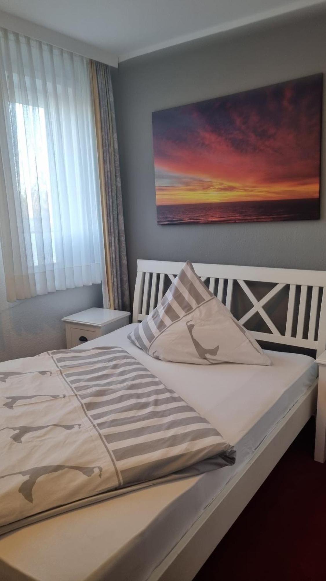 Hotel-Cafe-Lindow Wenningstedt-Braderup Екстериор снимка