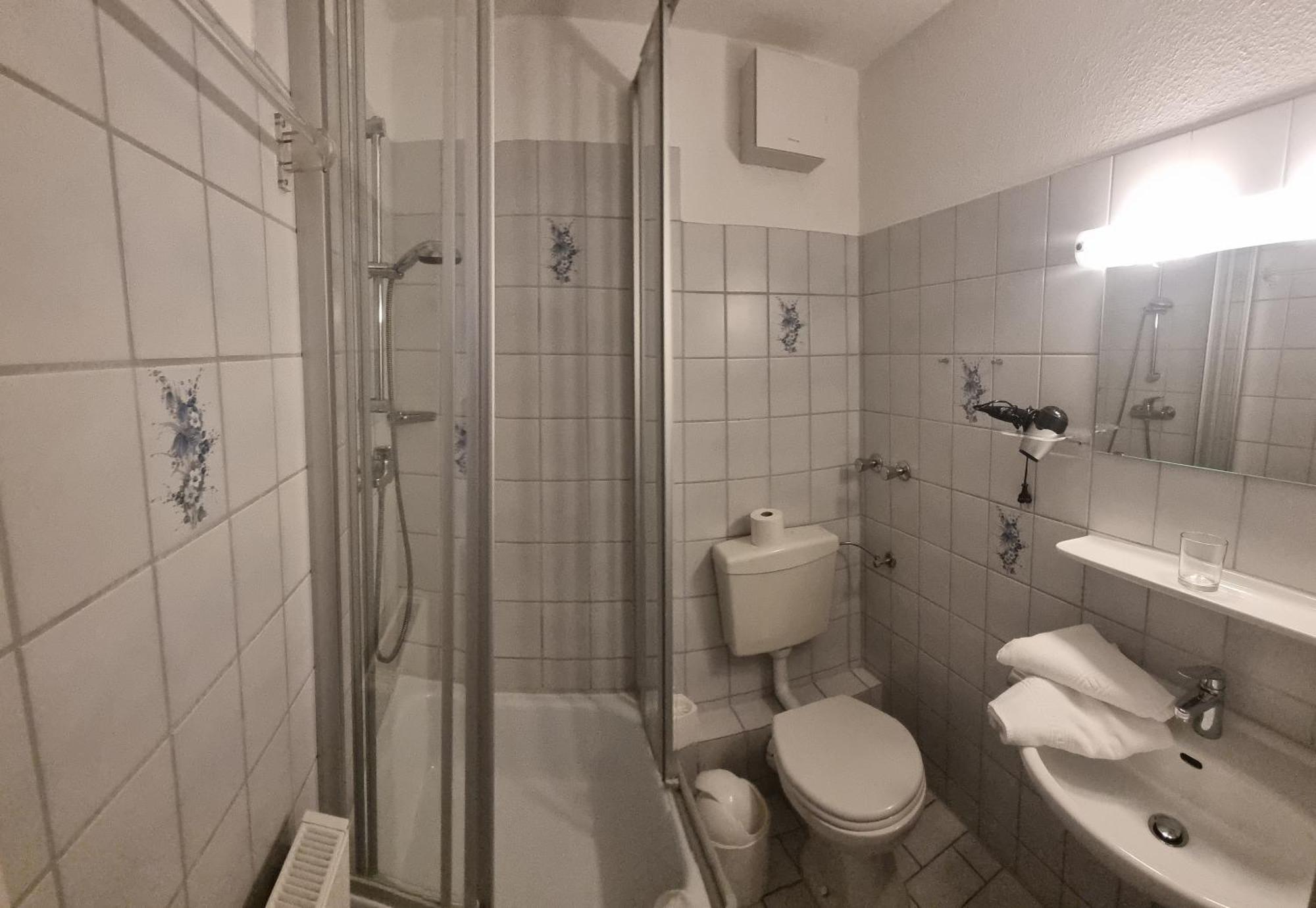 Hotel-Cafe-Lindow Wenningstedt-Braderup Екстериор снимка