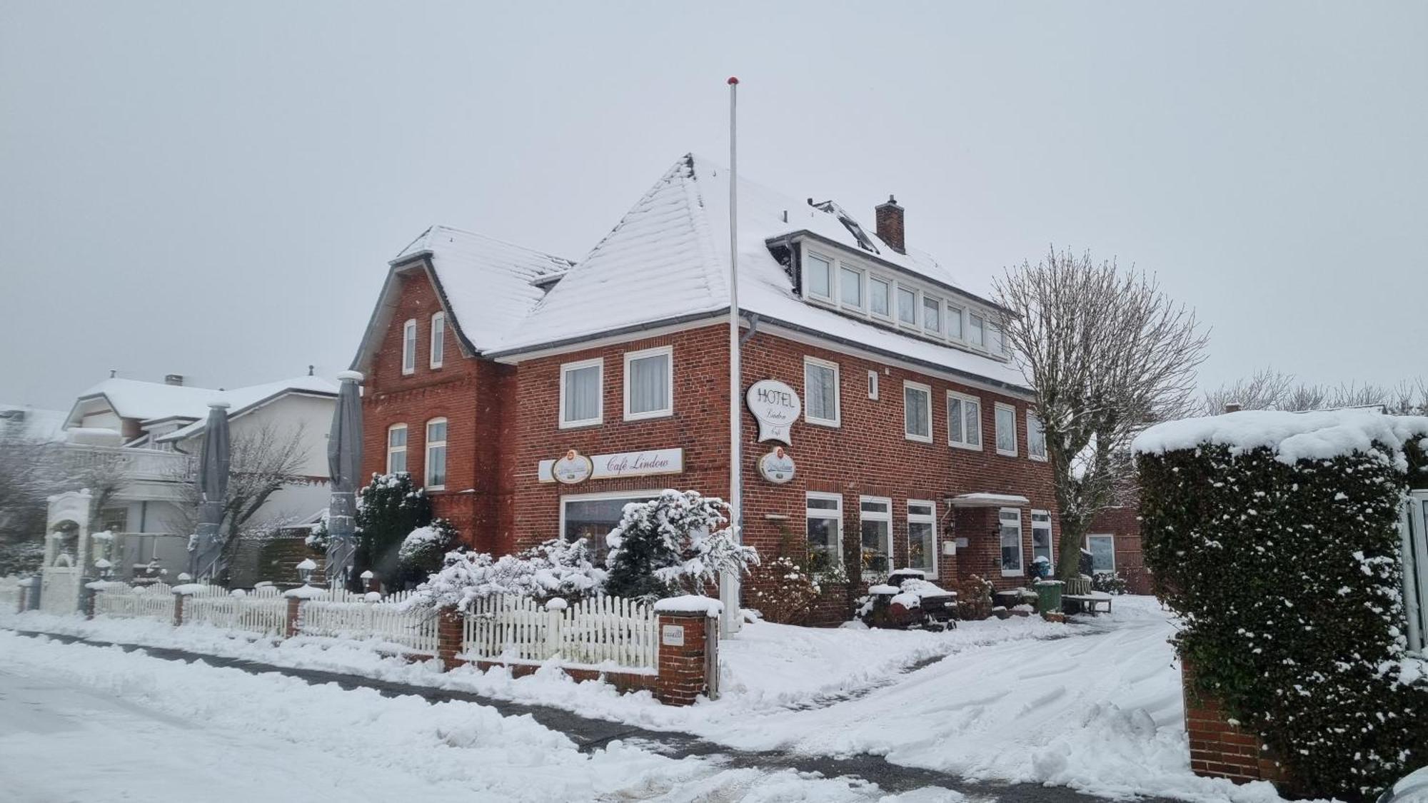 Hotel-Cafe-Lindow Wenningstedt-Braderup Екстериор снимка