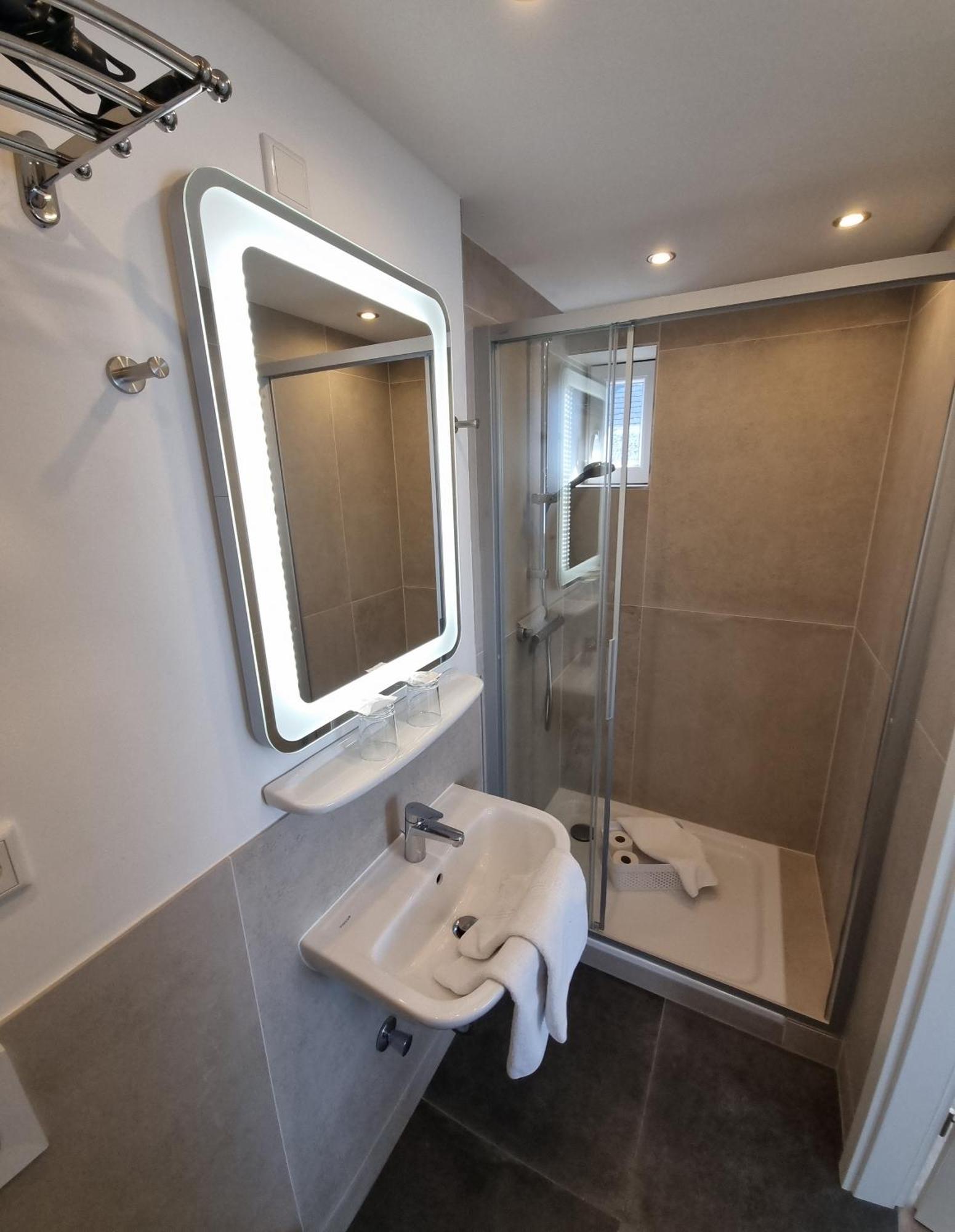 Hotel-Cafe-Lindow Wenningstedt-Braderup Екстериор снимка