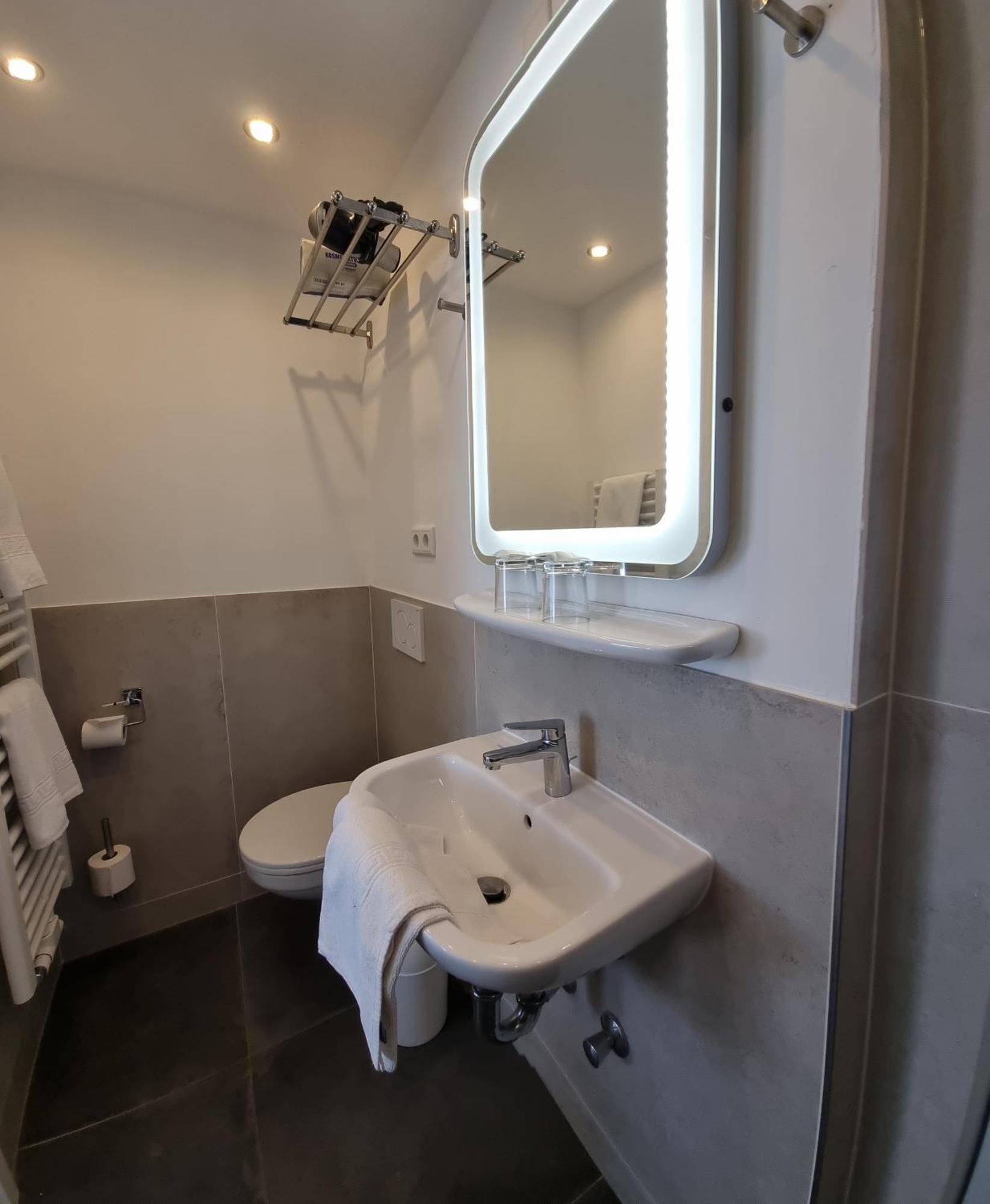 Hotel-Cafe-Lindow Wenningstedt-Braderup Екстериор снимка
